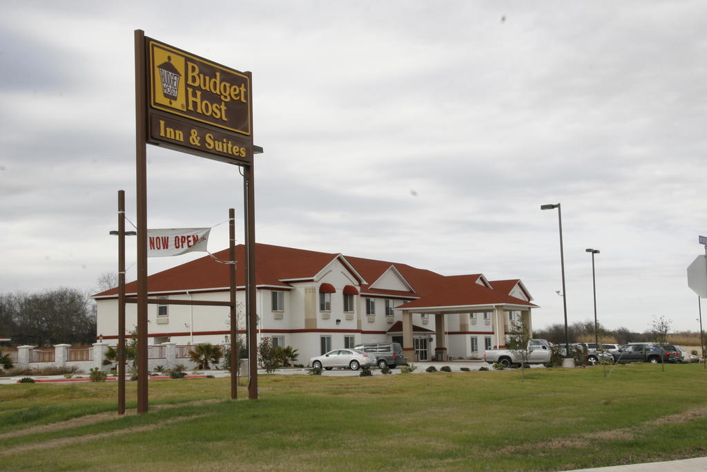 Budget Host Inn And Suites Cameron Bagian luar foto