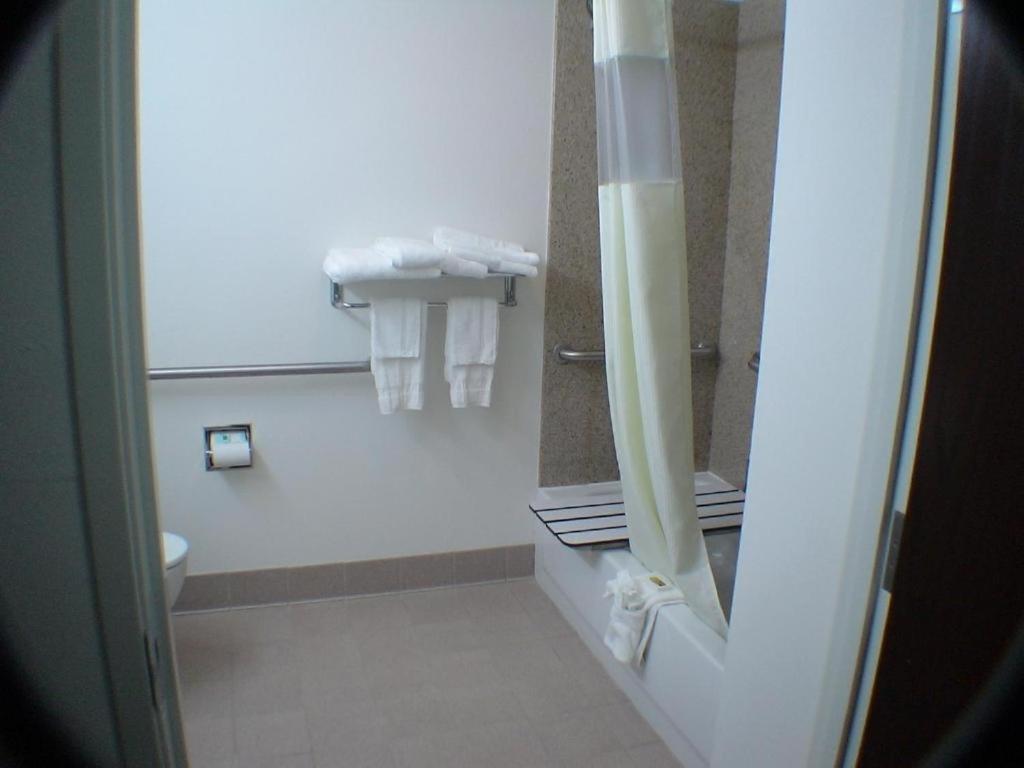 Budget Host Inn And Suites Cameron Bagian luar foto