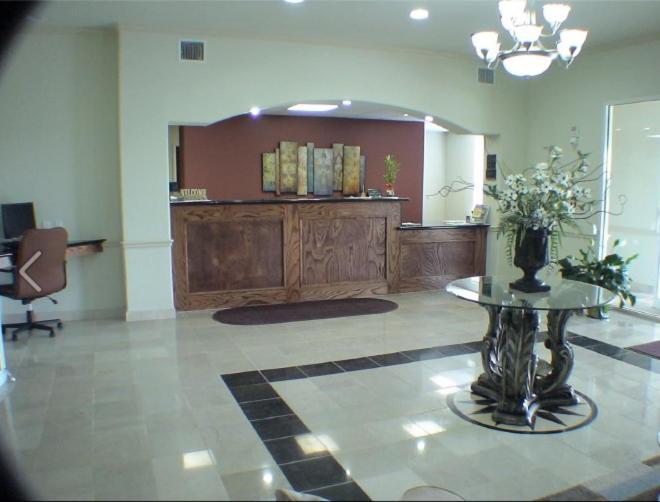 Budget Host Inn And Suites Cameron Bagian luar foto